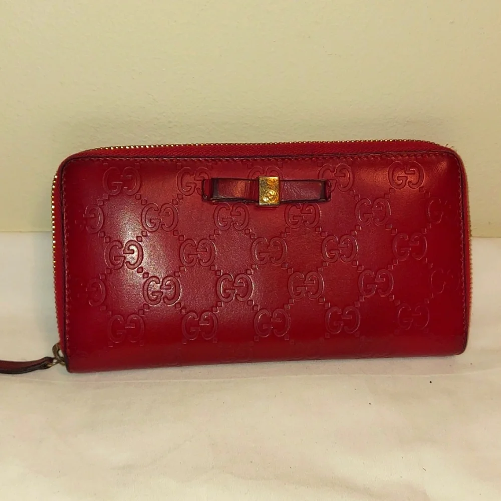 Gucci Guccissima Bow Zip Around Red Leather Zippy Wallet! - Picture 1 of 9
